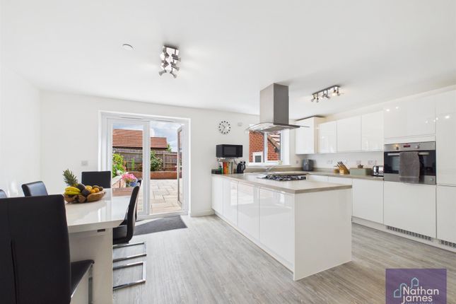 9, Sir Howel Crescent, Undy photo 4