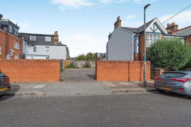 Land to the rear of 33 Moyser Road, London photo 4