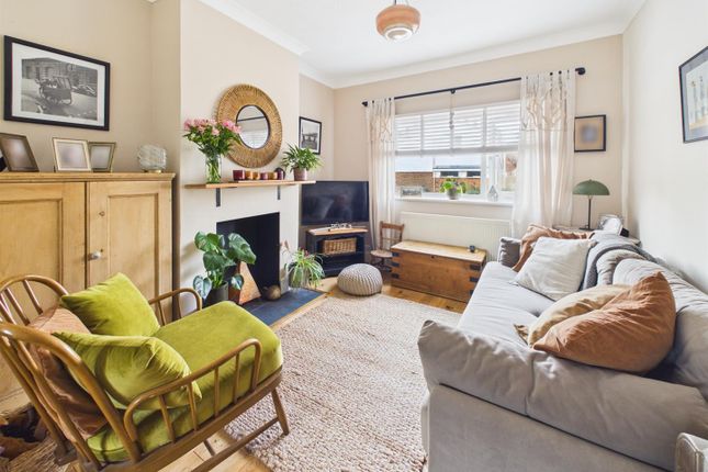 4, Lewis Close, Newhaven photo 2
