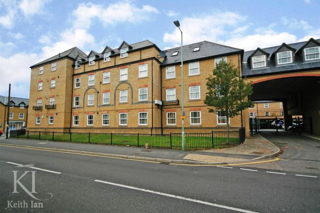 Flat for sale in Bowsher Court, Ware