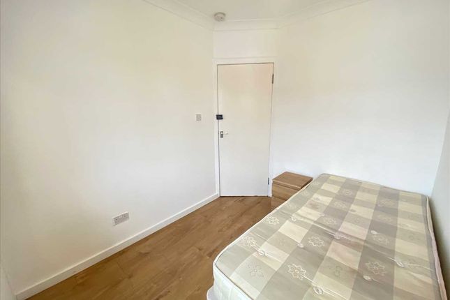 Thumbnail Room to rent in St. Andrews Road, London