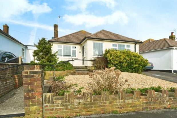 Bungalow to rent in Wicklands Avenue, Brighton BN2