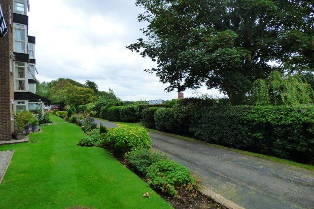 Flat to rent in Daisyfield Court, Bury