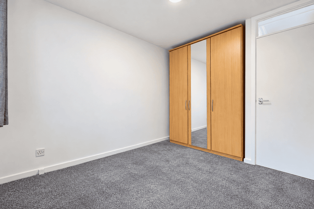 15, Brianne Drive, Cardiff photo 4