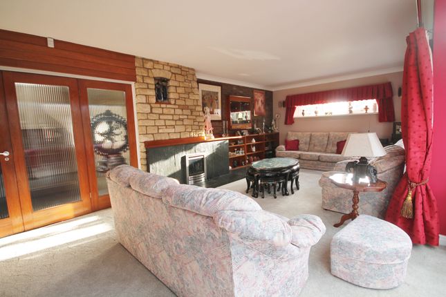 Carisbrooke Avenue, Leicester photo 4