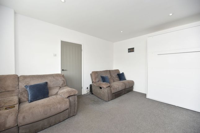 26 Station Road, Bedford photo 4