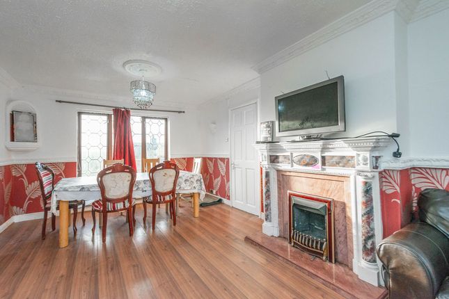 22 Daresbury Drive, Sheffield photo 3