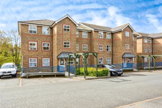 Thumbnail Flat for sale in River Bank Close, Maidstone