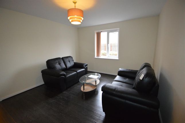 Flat to rent in Angora Drive, Salford, Manchester