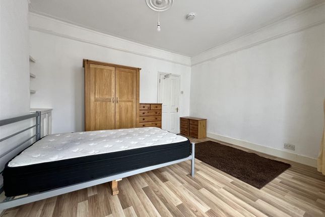 Room 5, 33 Guildford Road, Southend-On-Sea photo 4
