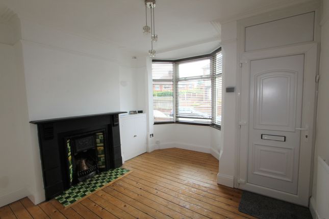 Terraced house to rent in Francis Street, Mansfield, Nottinghamshire