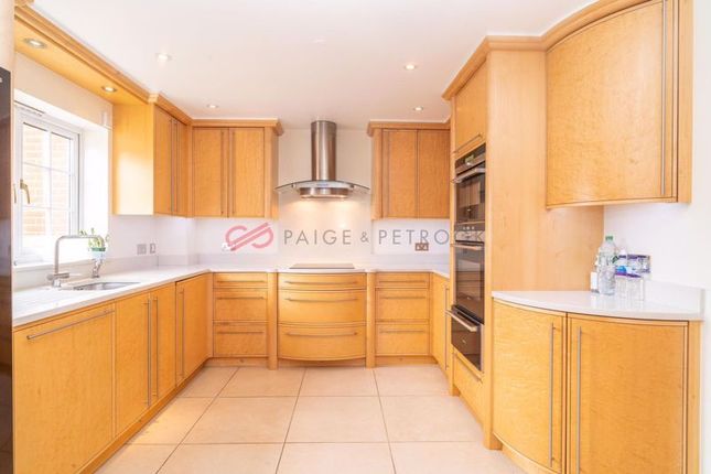 Flat 15 and 16, Eastcote Road, PINNER photo 4