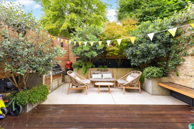 62, Lynette Avenue, London photo 4