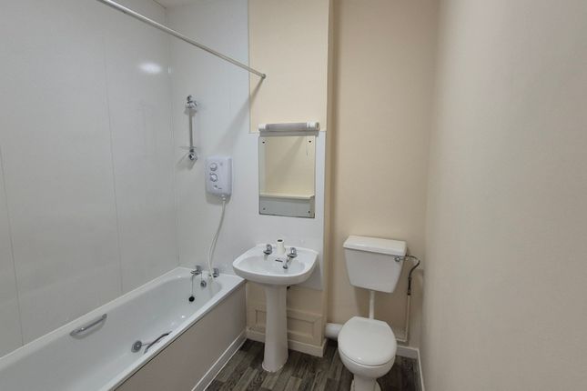 Flat 2, 25, NEATH photo 4