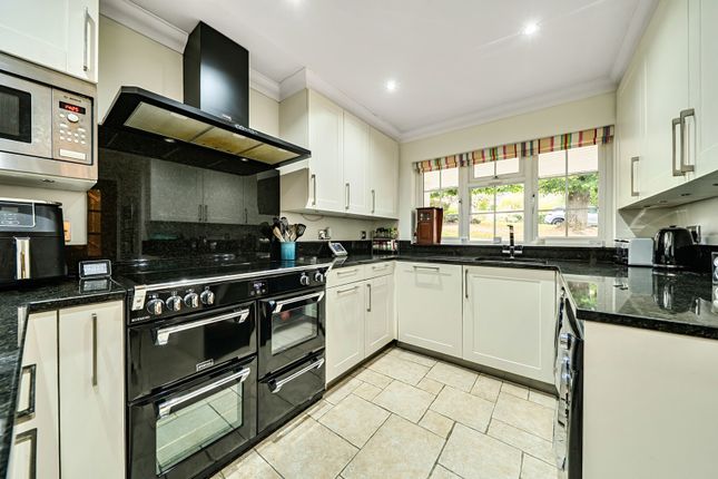 5, Highlands Park, Sevenoaks photo 2
