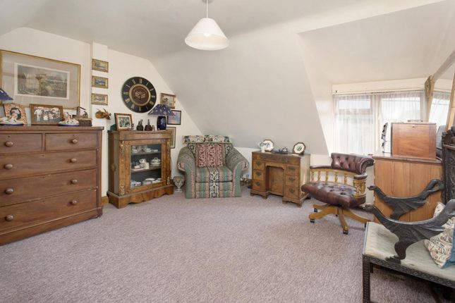4 Howard Close, Dawlish photo 4