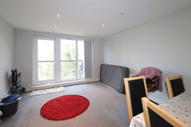 Flat 16, Regents Court,, Victoria Way, Surrey photo 3
