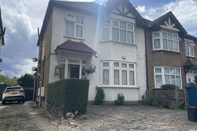 Thumbnail Flat for sale in Buckingham Road, Canons Park, Edgware