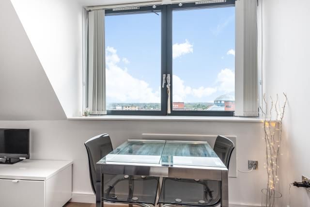 Flat 125 Verona Apartments, 50, Wellington Street, Slough photo 4