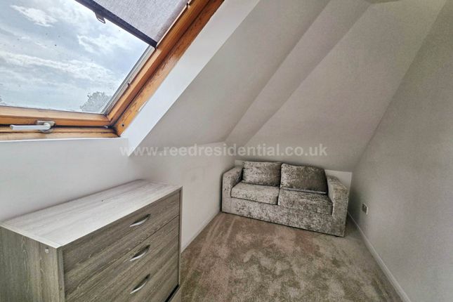 Flat 3, Westborough Road, Westcliff On Sea photo 5