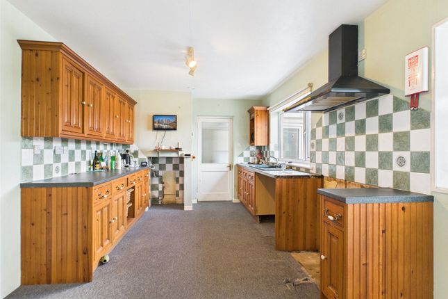14, Crescent Rise, Padstow photo 2
