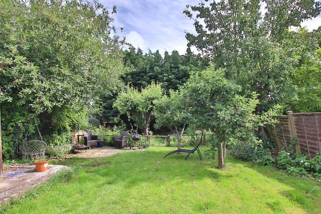 17, Paxhill Lane, Tewkesbury photo 3