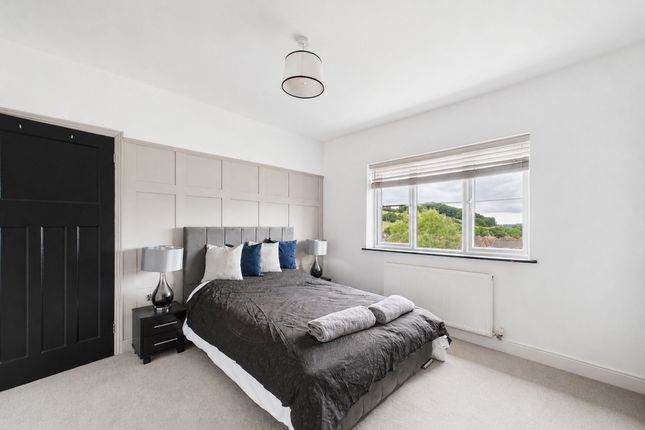 1 Willowbath Lane, Matlock photo 3