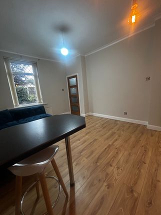17 Fairfield Avenue, Dewsbury photo 5