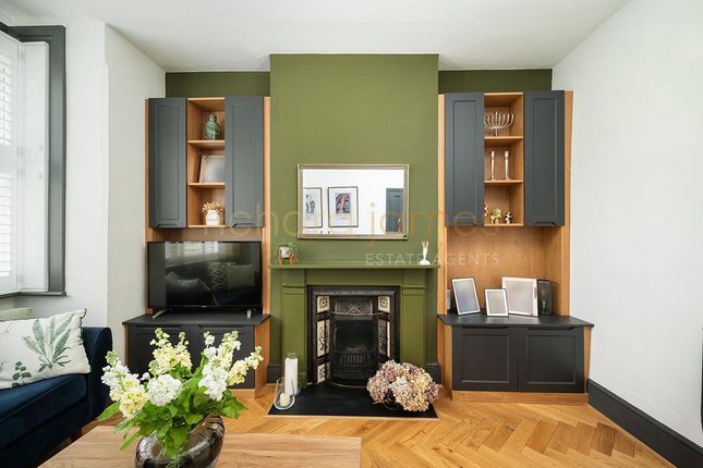 87, Daws Lane, London photo 3