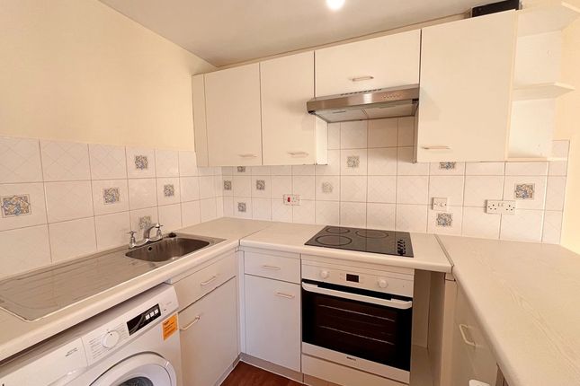 6, Allington Close, Greenford photo 3