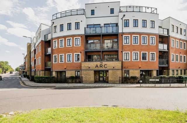 2-bed flat on 9, The Arc, Aylesbury, £250,000