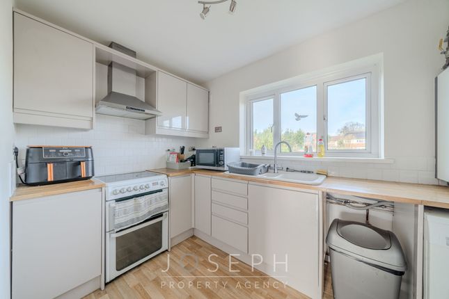 24 Swansea Avenue, Ipswich photo 4