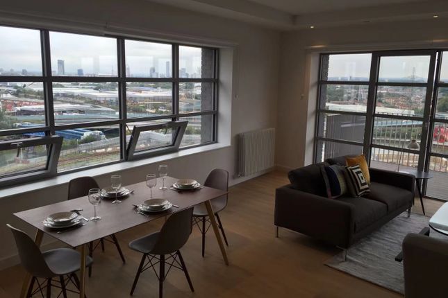 Flat for sale in Kent Building, 47 Hope Street, London City Island