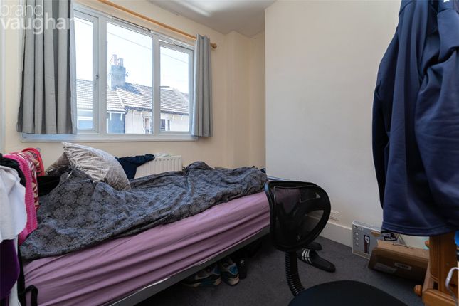 Terraced house to rent in St Martins Street, Brighton, East Sussex