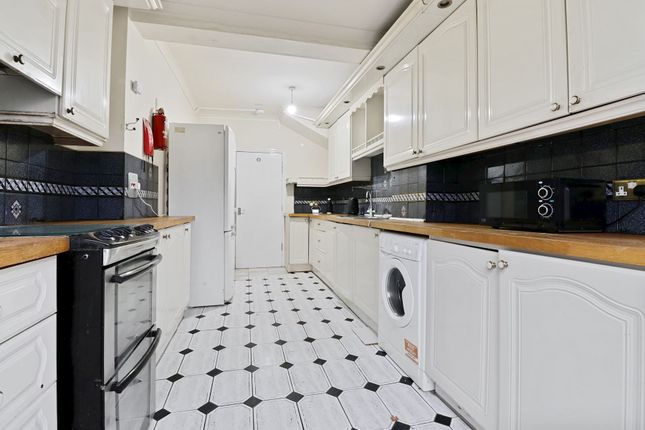 Terraced house for sale in Lonsdale Avenue, London