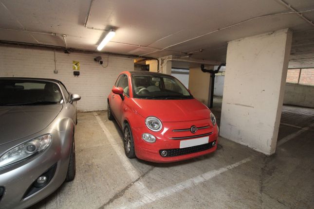 Studio parking on Parking Space 10, Hovedene, Cromwell Road, £100/mo
