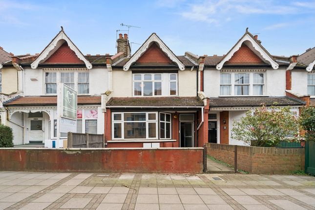 2-bed flat on 628B, High Road, London, £380,000