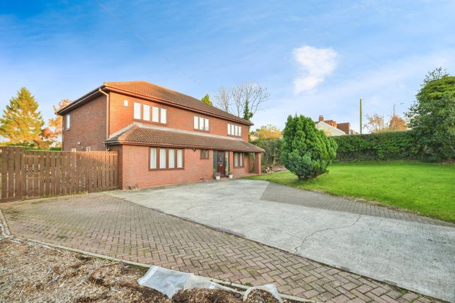 52, Ormesby Bank, Middlesbrough photo 2