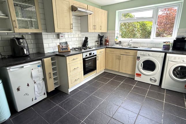 55, Brynglas Avenue, Port Talbot photo 3
