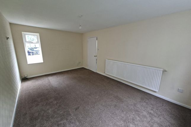 21, Benland, Peterborough photo 3