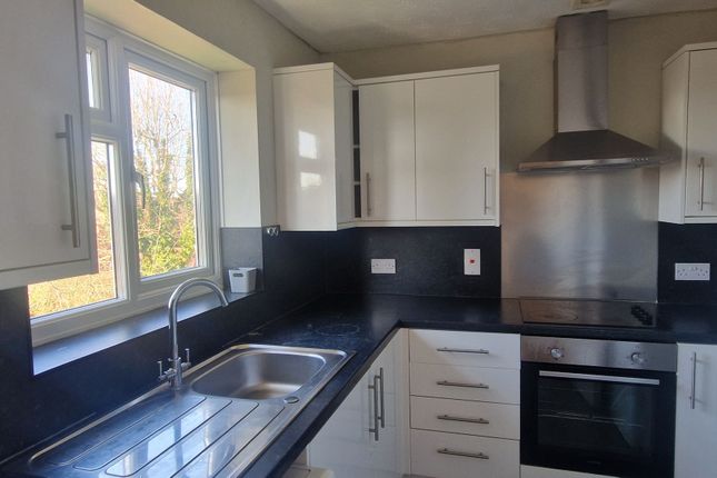 1 Cromwell Close, Faringdon photo 3