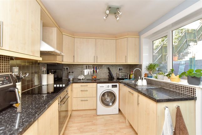 Stonebridge Way, Faversham photo 2