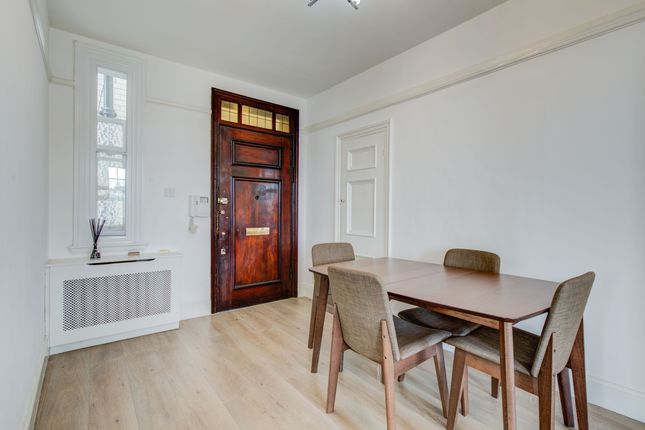 Flat 28D, Chalfont Court, London photo 4