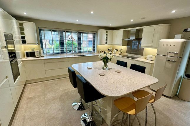 23, Pyefinch Meadow, Hereford photo 2