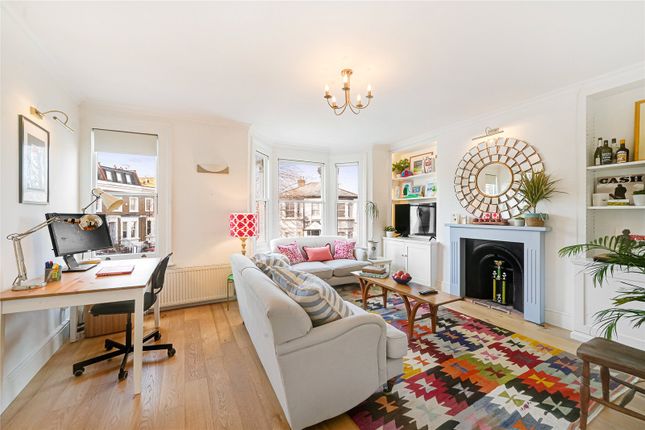 Flat for sale in Askew Crescent, London