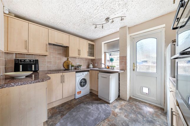 2, Flamborough Close, Westerham photo 4