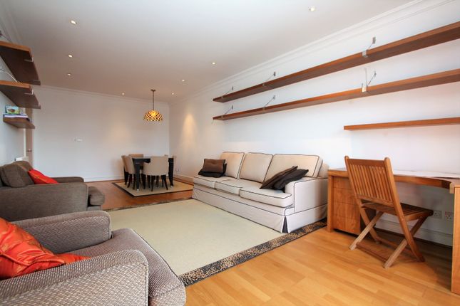 Flat to rent in Harlequin Court, Star Place, City Quay