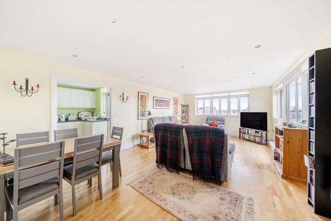 Flat 45, Alexander House,, Royal Quarter, Kingston upon Thames photo 4