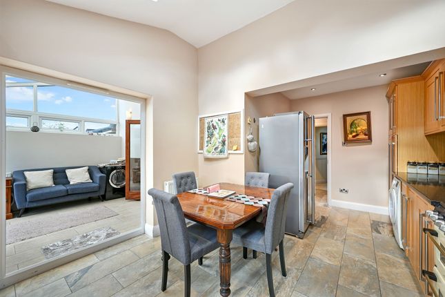 521 Chessington Road, Epsom photo 4