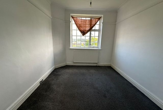3 DUNSTABLE COURT, DUNSTABLE ROAD, LUTON photo 4
